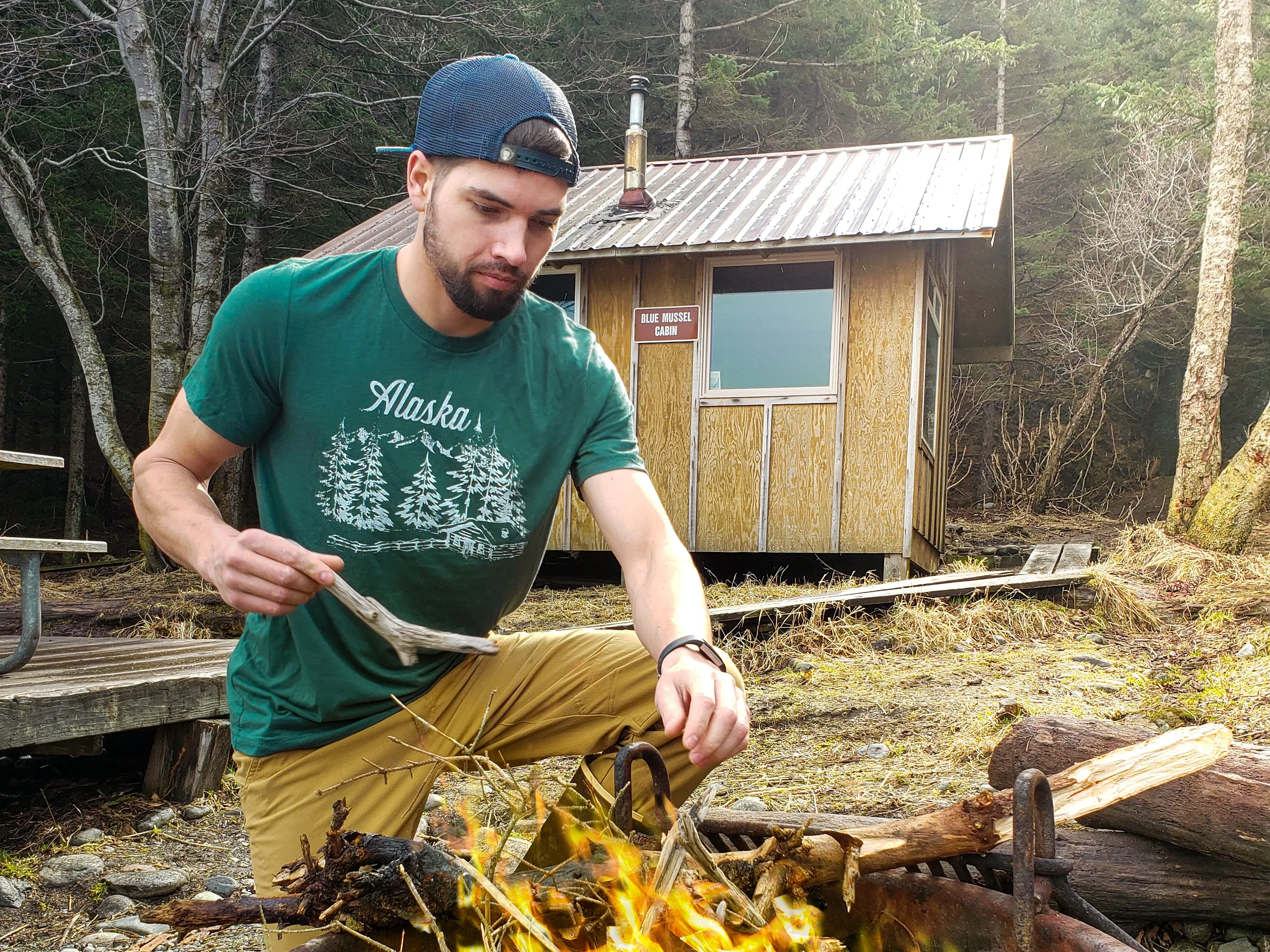 Alaska Log Cabin Tee - Unisex