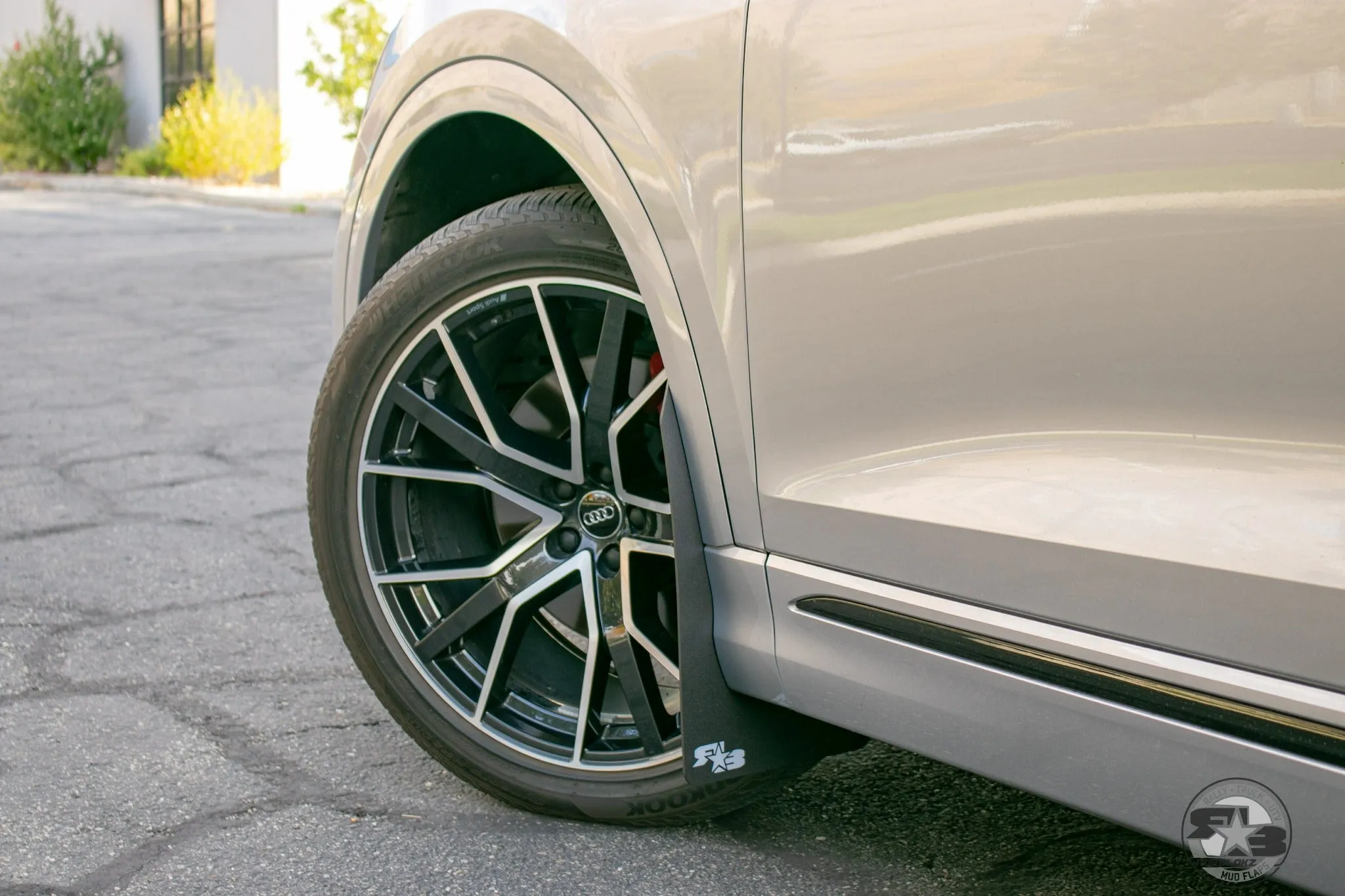 Audi Q8 SUV 2019  Mud Flaps