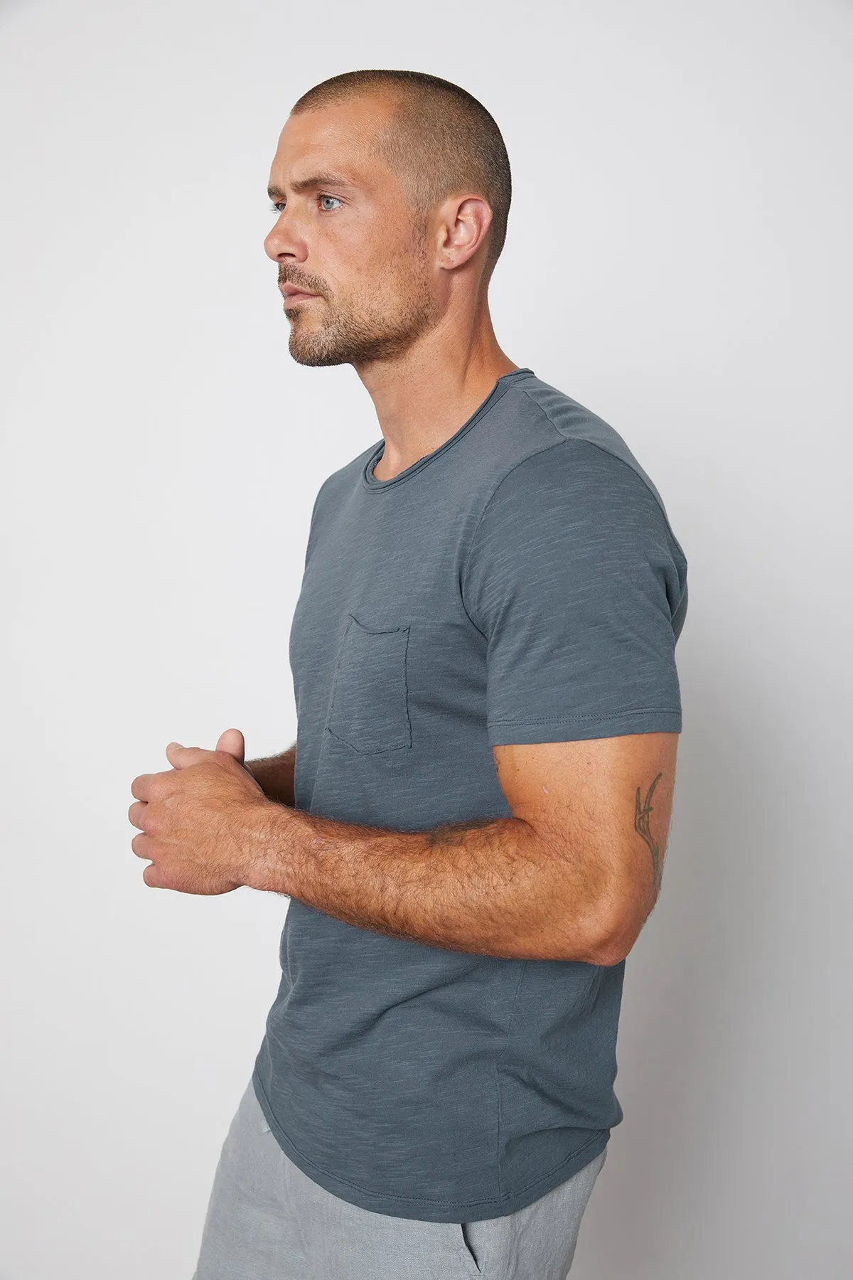 CHAD RAW EDGE COTTON SLUB POCKET TEE