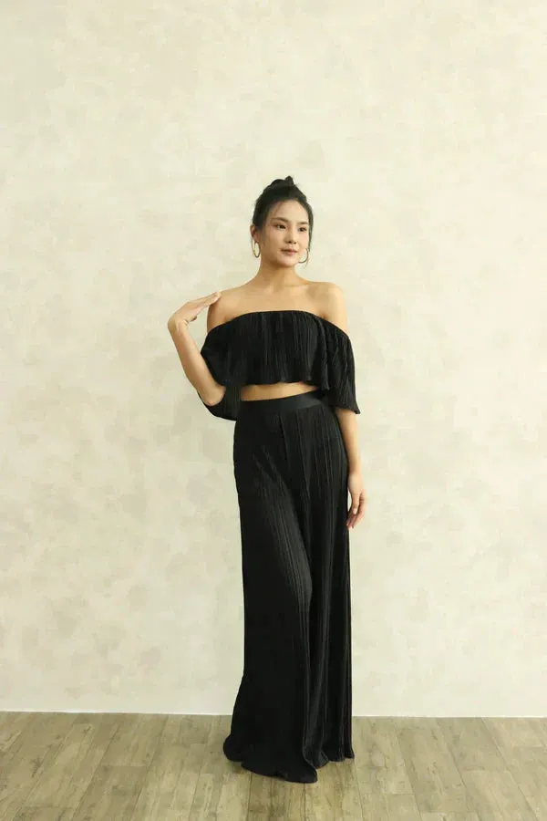 Cleolia Pleated Pants in Black