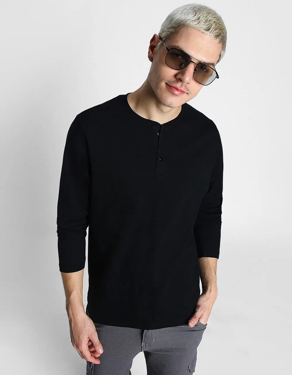 Henley Black Solid Tshirt